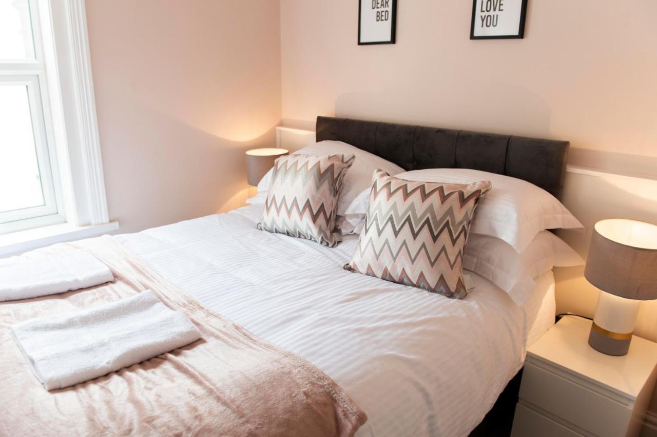Charles Alexander Short Stay - Highcliffe Apartments Cleveleys Eksteriør billede