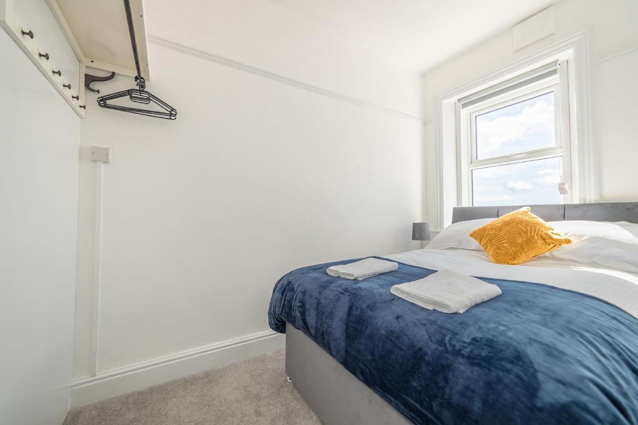 Charles Alexander Short Stay - Highcliffe Apartments Cleveleys Eksteriør billede