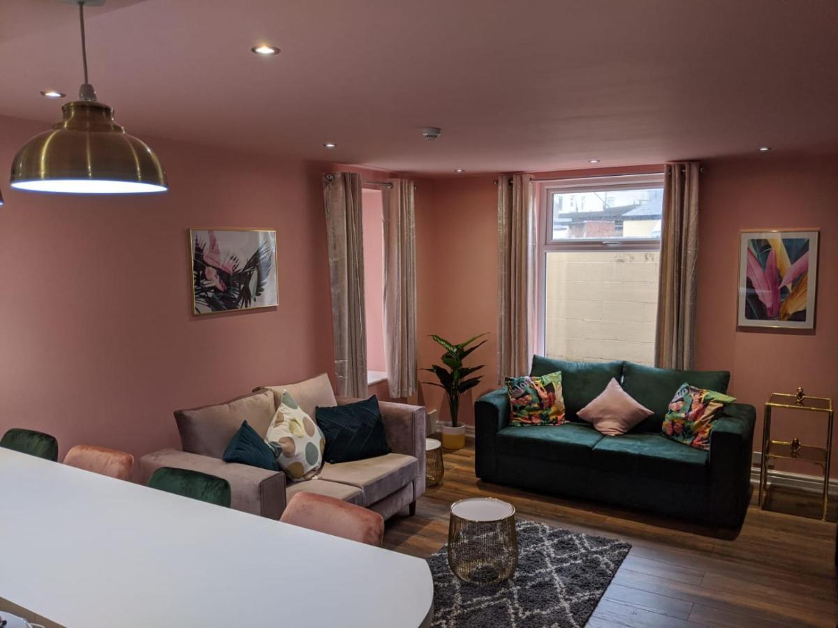 Charles Alexander Short Stay - Highcliffe Apartments Cleveleys Eksteriør billede