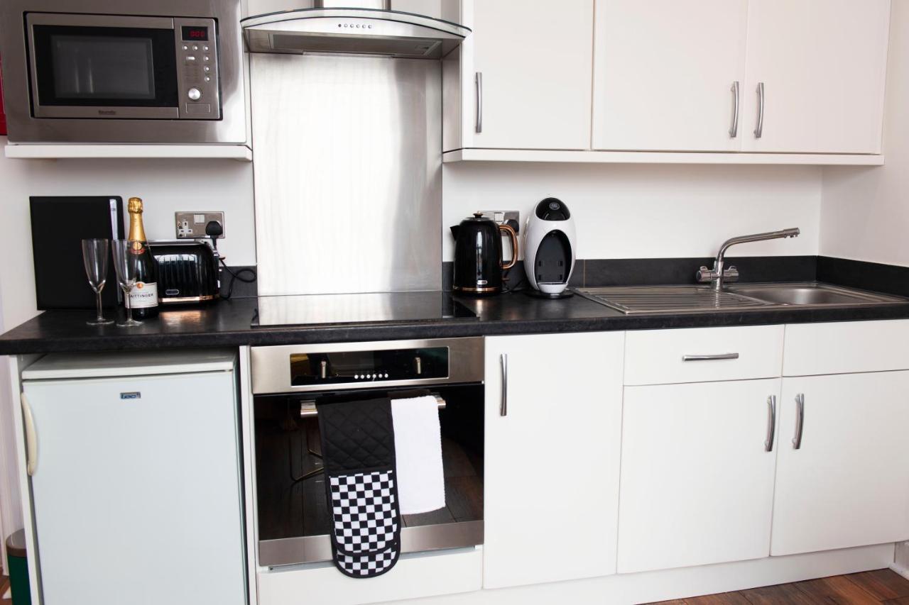 Charles Alexander Short Stay - Highcliffe Apartments Cleveleys Eksteriør billede
