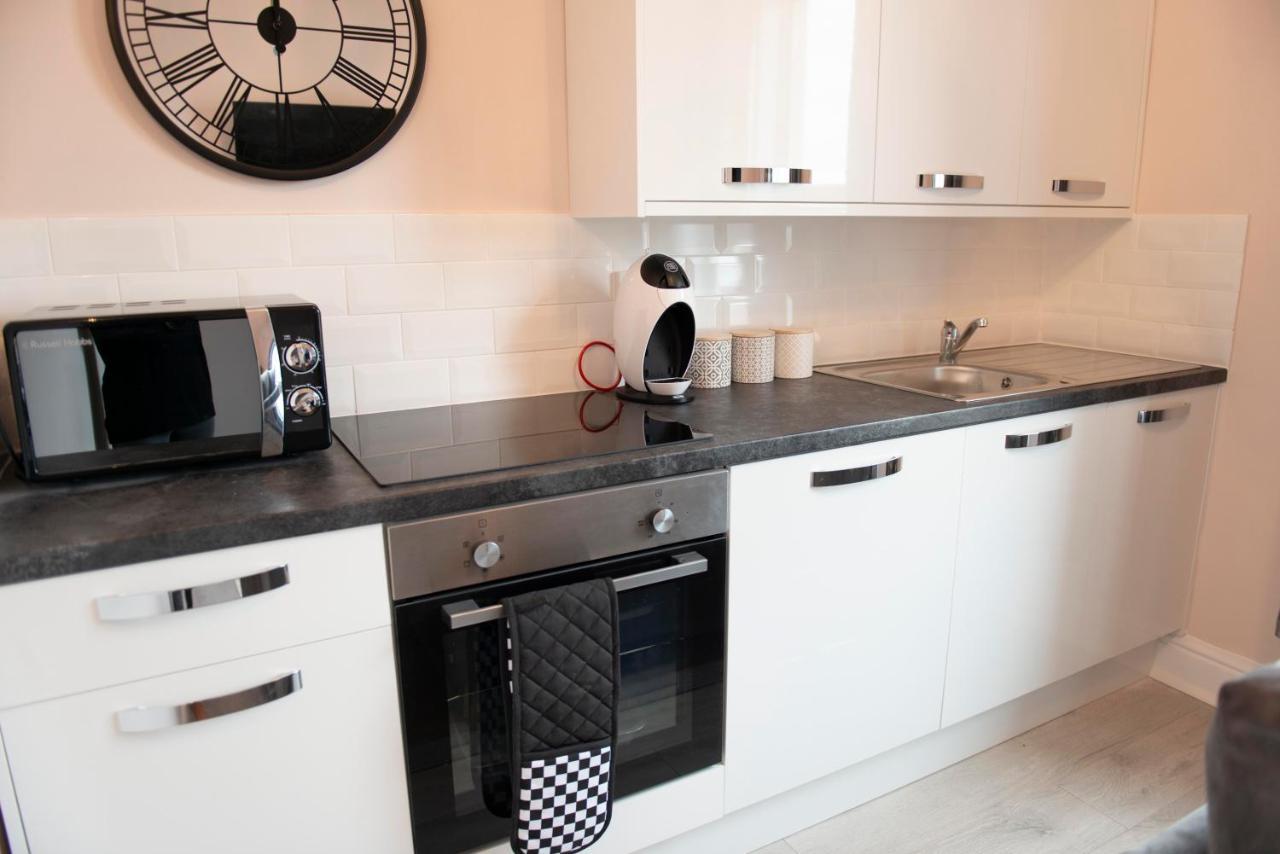 Charles Alexander Short Stay - Highcliffe Apartments Cleveleys Eksteriør billede