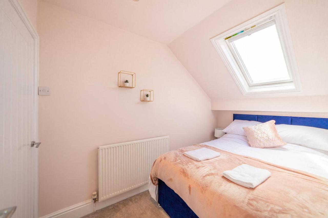 Charles Alexander Short Stay - Highcliffe Apartments Cleveleys Eksteriør billede