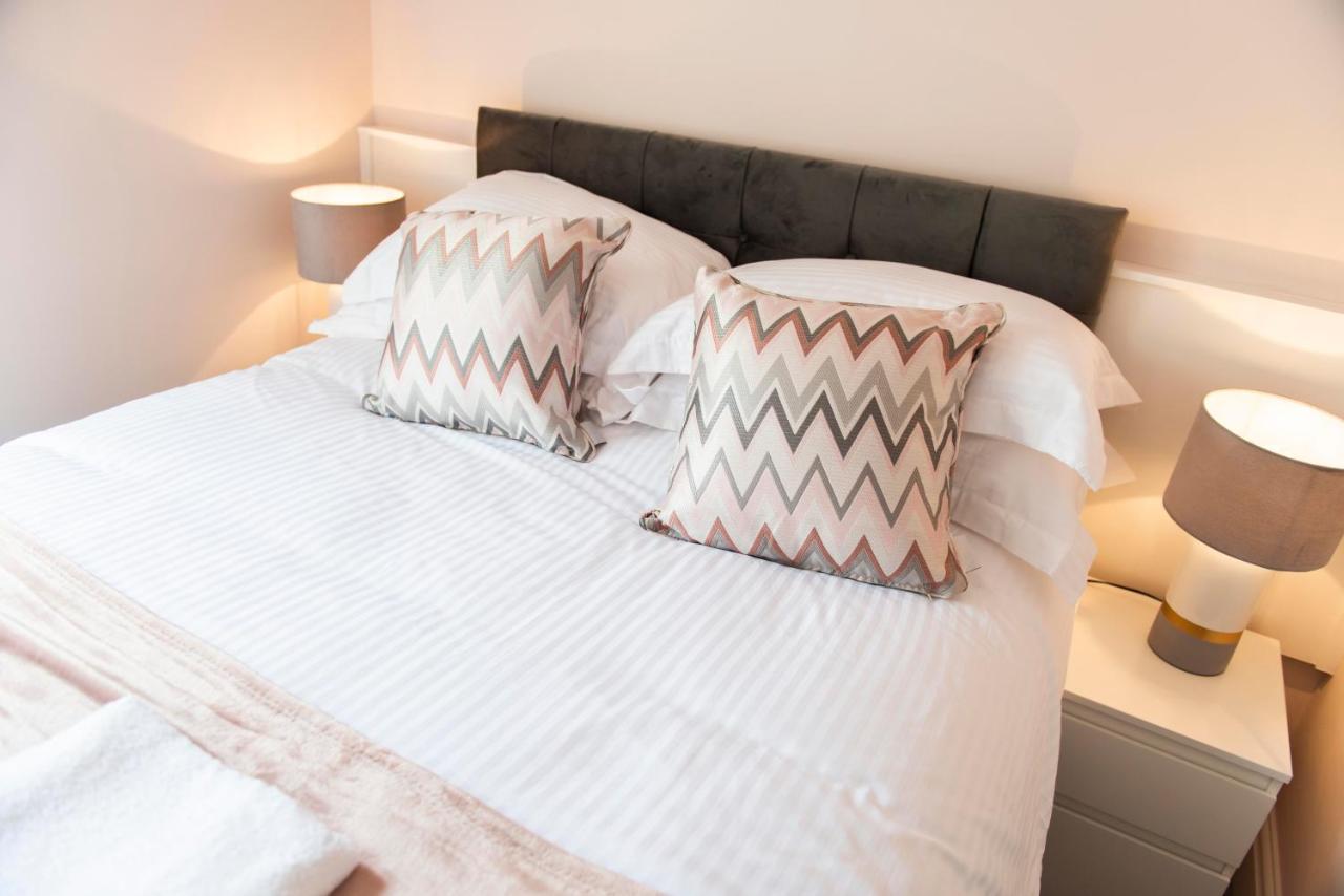 Charles Alexander Short Stay - Highcliffe Apartments Cleveleys Eksteriør billede