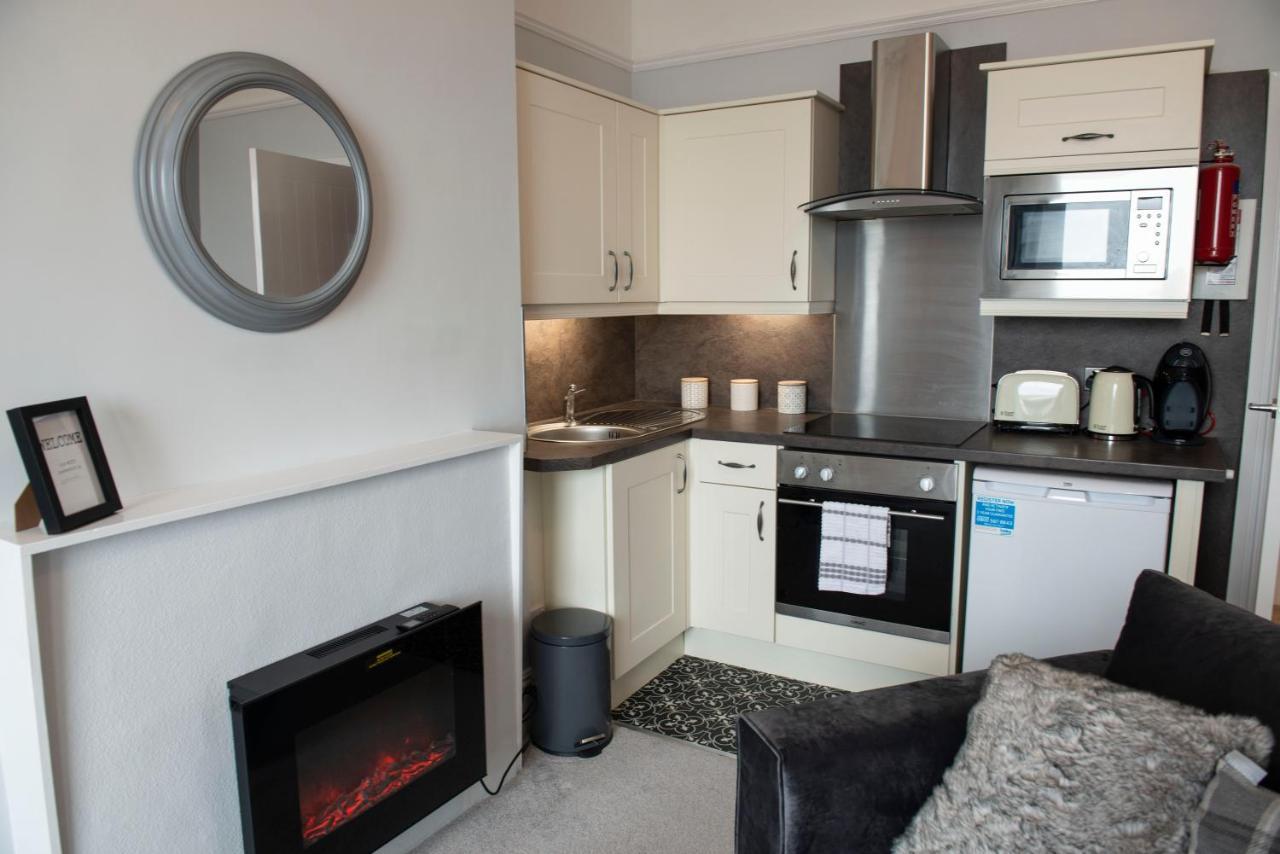 Charles Alexander Short Stay - Highcliffe Apartments Cleveleys Eksteriør billede