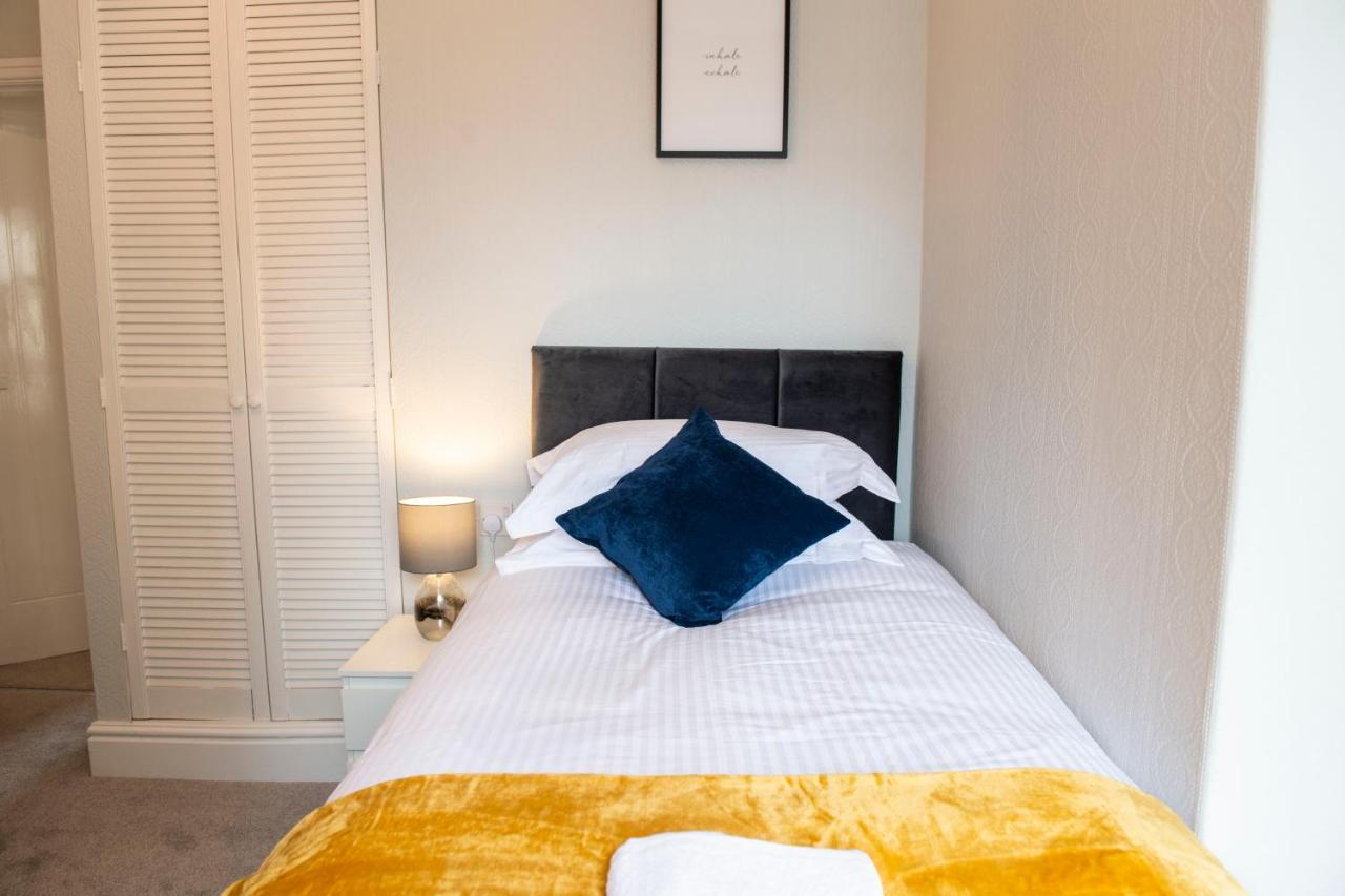Charles Alexander Short Stay - Highcliffe Apartments Cleveleys Eksteriør billede