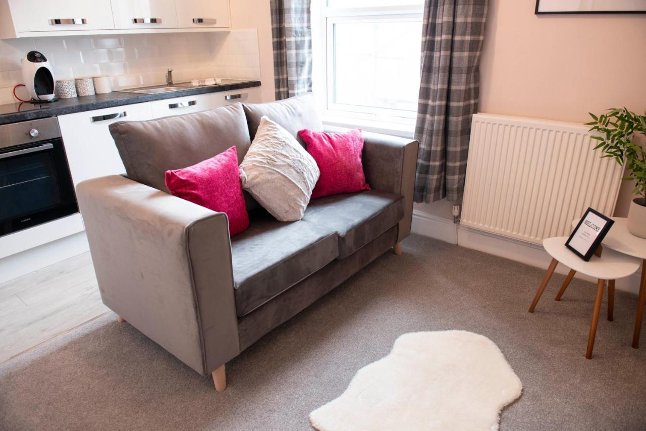 Charles Alexander Short Stay - Highcliffe Apartments Cleveleys Eksteriør billede