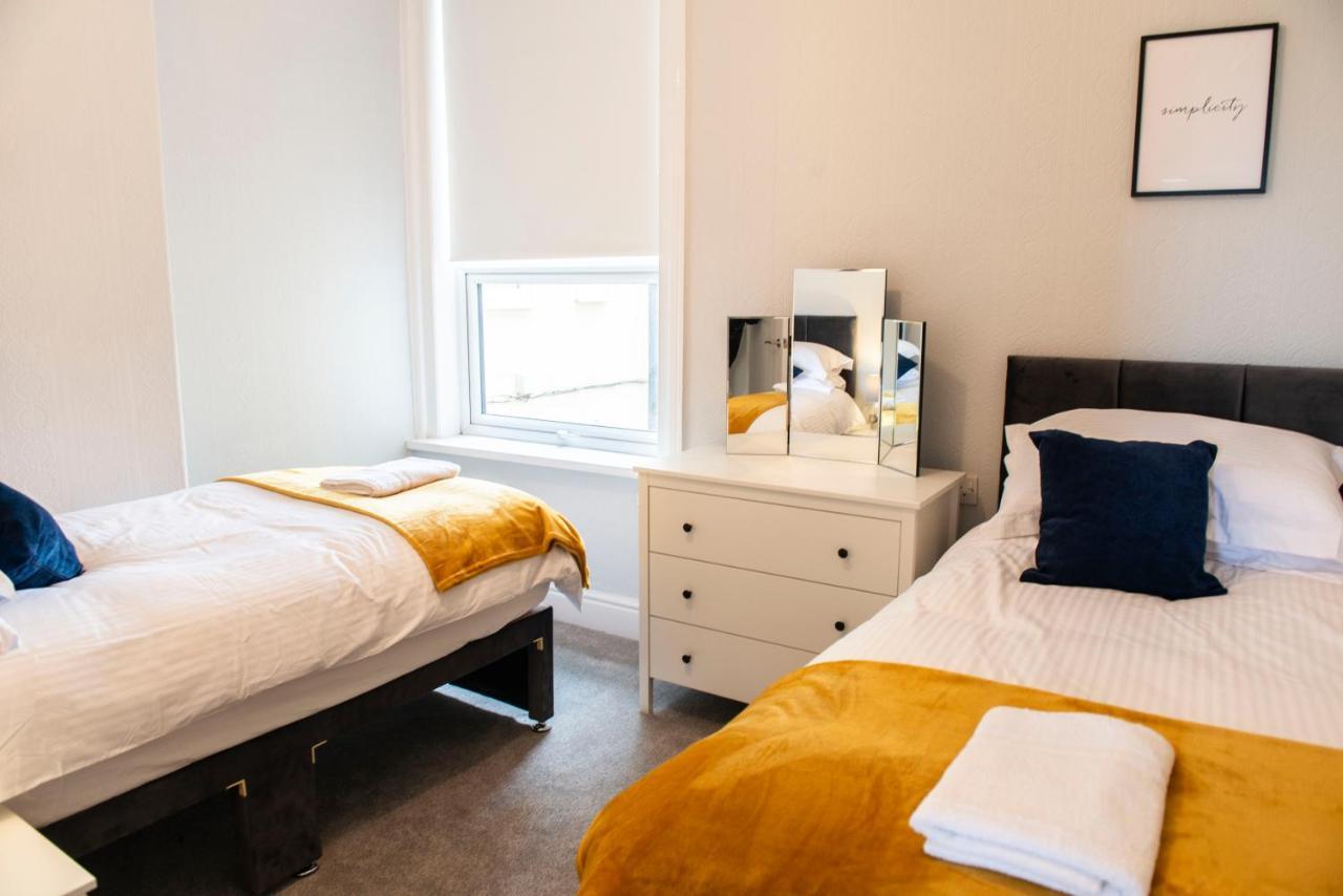 Charles Alexander Short Stay - Highcliffe Apartments Cleveleys Eksteriør billede