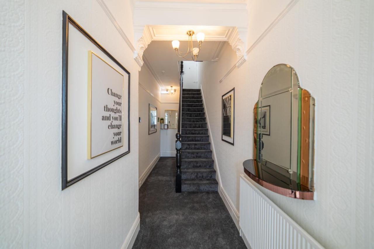 Charles Alexander Short Stay - Highcliffe Apartments Cleveleys Eksteriør billede