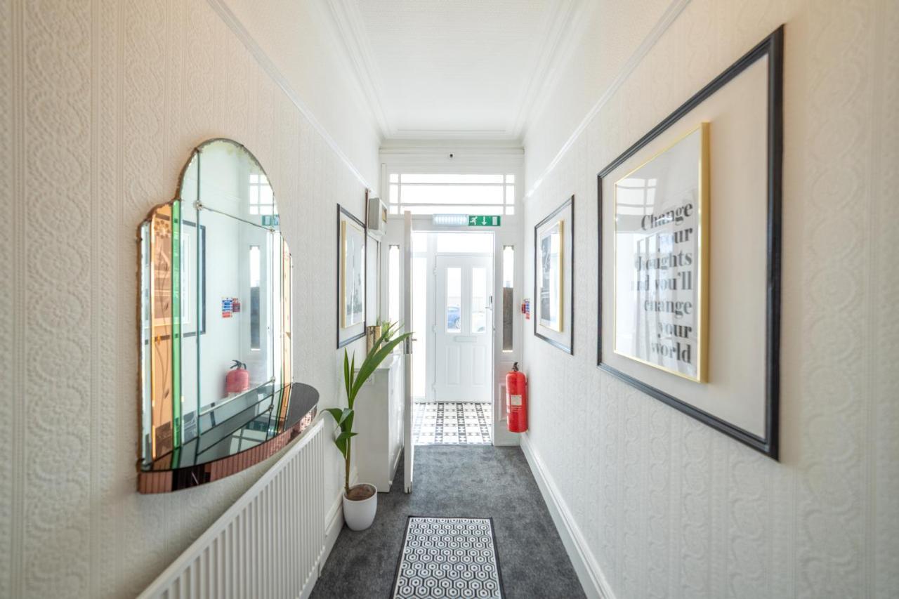 Charles Alexander Short Stay - Highcliffe Apartments Cleveleys Eksteriør billede