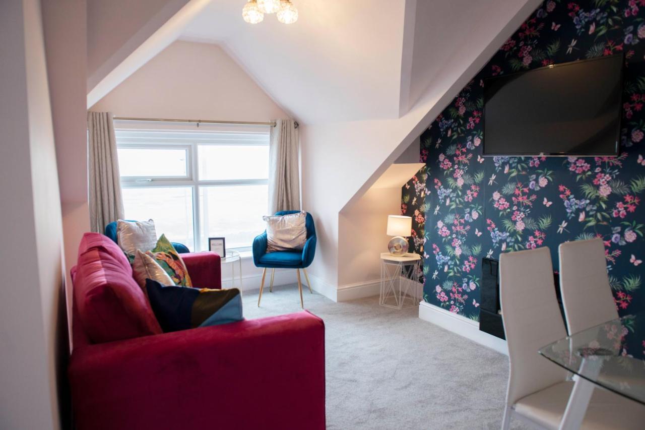 Charles Alexander Short Stay - Highcliffe Apartments Cleveleys Eksteriør billede